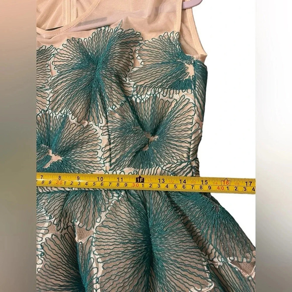 Maniju Green Brocade Embroidered Cocktail Dress Retro Pin Up Style - Picture 8 of 9